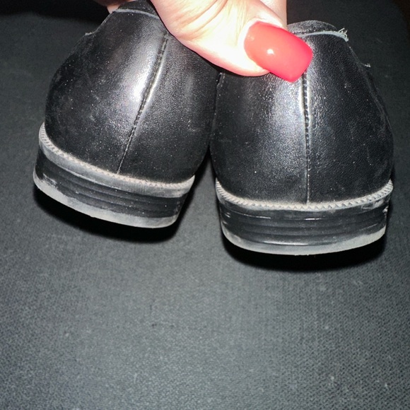 Naturalizer Women's Black Leather Loafers - Picture 4 of 5